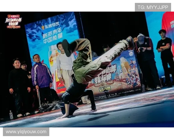 重庆街舞队与西安街舞队精彩对决赛后分析力量与技巧的较量